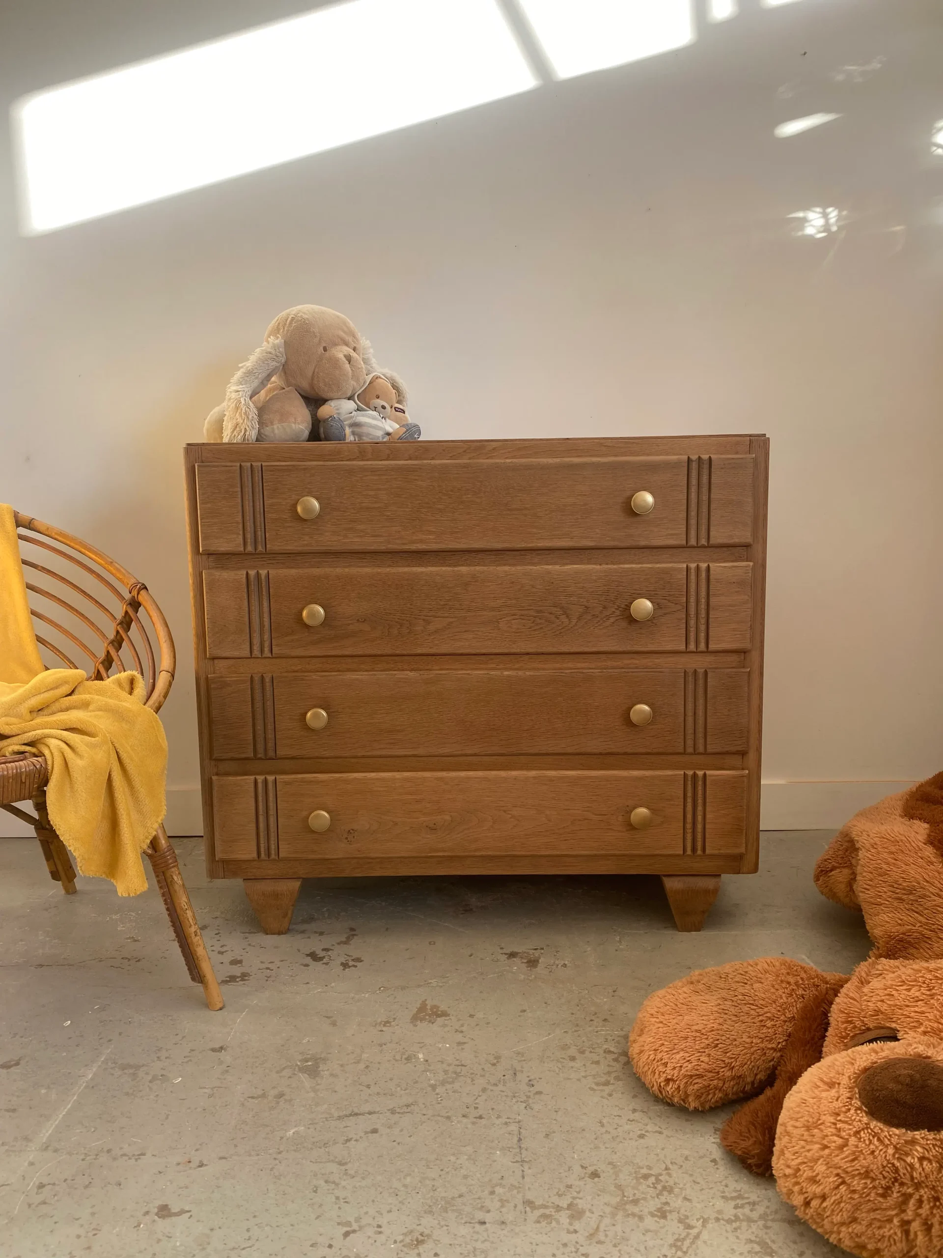 commode en bois brut disponible à la boutique Cornet Citron près de Pau